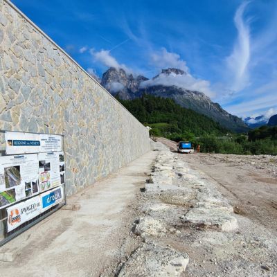 Opera di messa in sicurezza dell'argine della Valcozzena (Agordo) con micropali